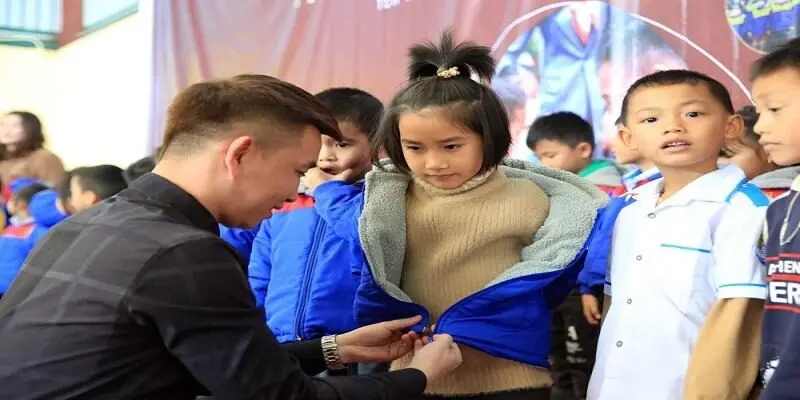 Từ ý tưởng đến hành động của chương trình F8bet mang áo ấm cho em