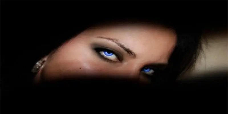 Giải mã chi tiết các trường hợp mơ bị nhìn nham hiểm